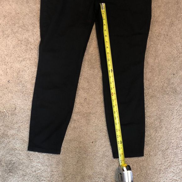 Torrid NWT Denim Black Jeans Jeggings Button Detailing Pants, Size 14S - Picture 11 of 11